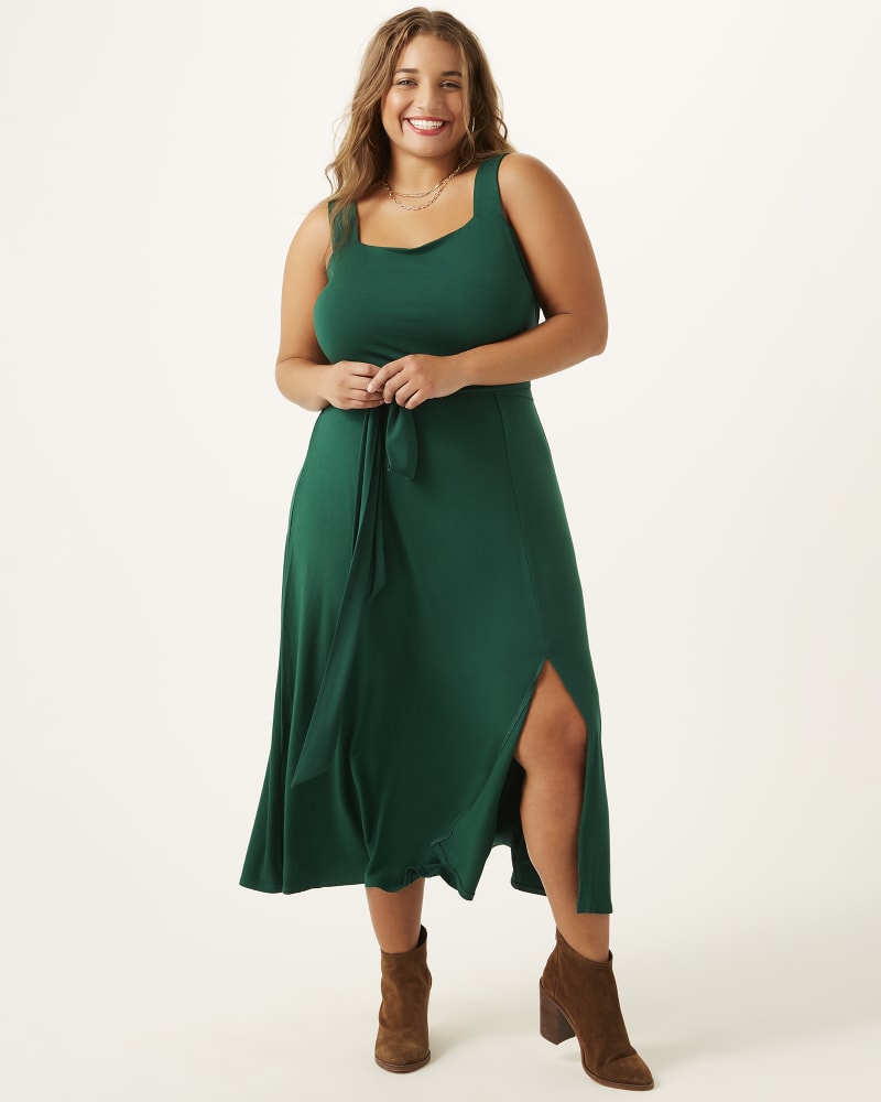 Plus size model with apple body shape wearing  by SugarLips | Dia&Co | dia_product_style_image_id:163726